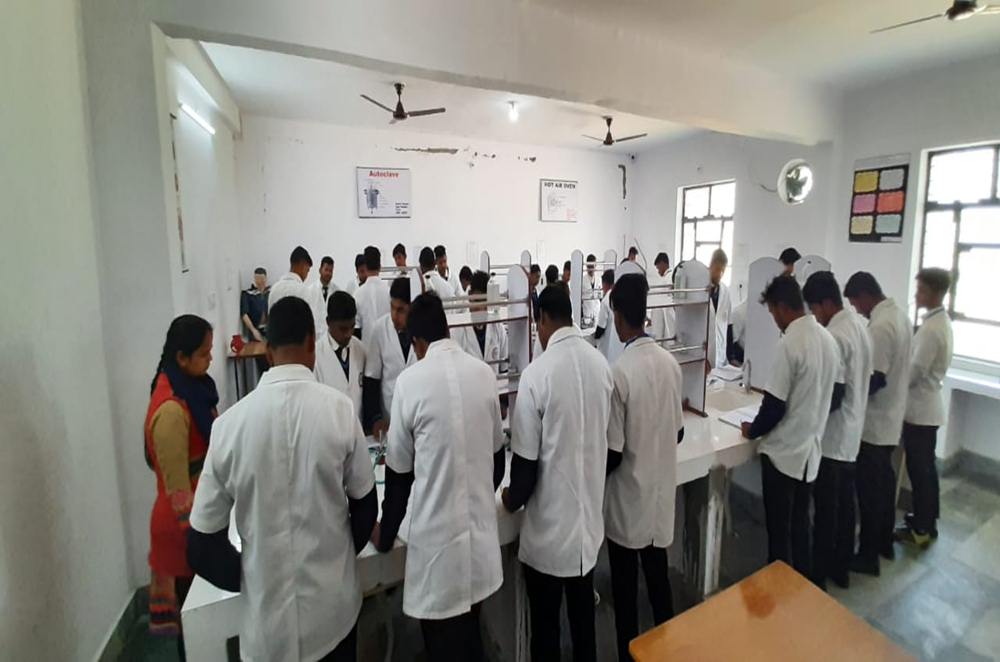 Pharmacy Practice & Hospital Clinical Pharmacy Lab 